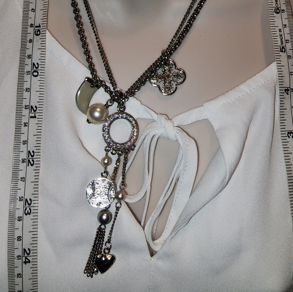 Beautiful Vintage French Designer Necklace UN JOUR AILLEURS Lots of Detail